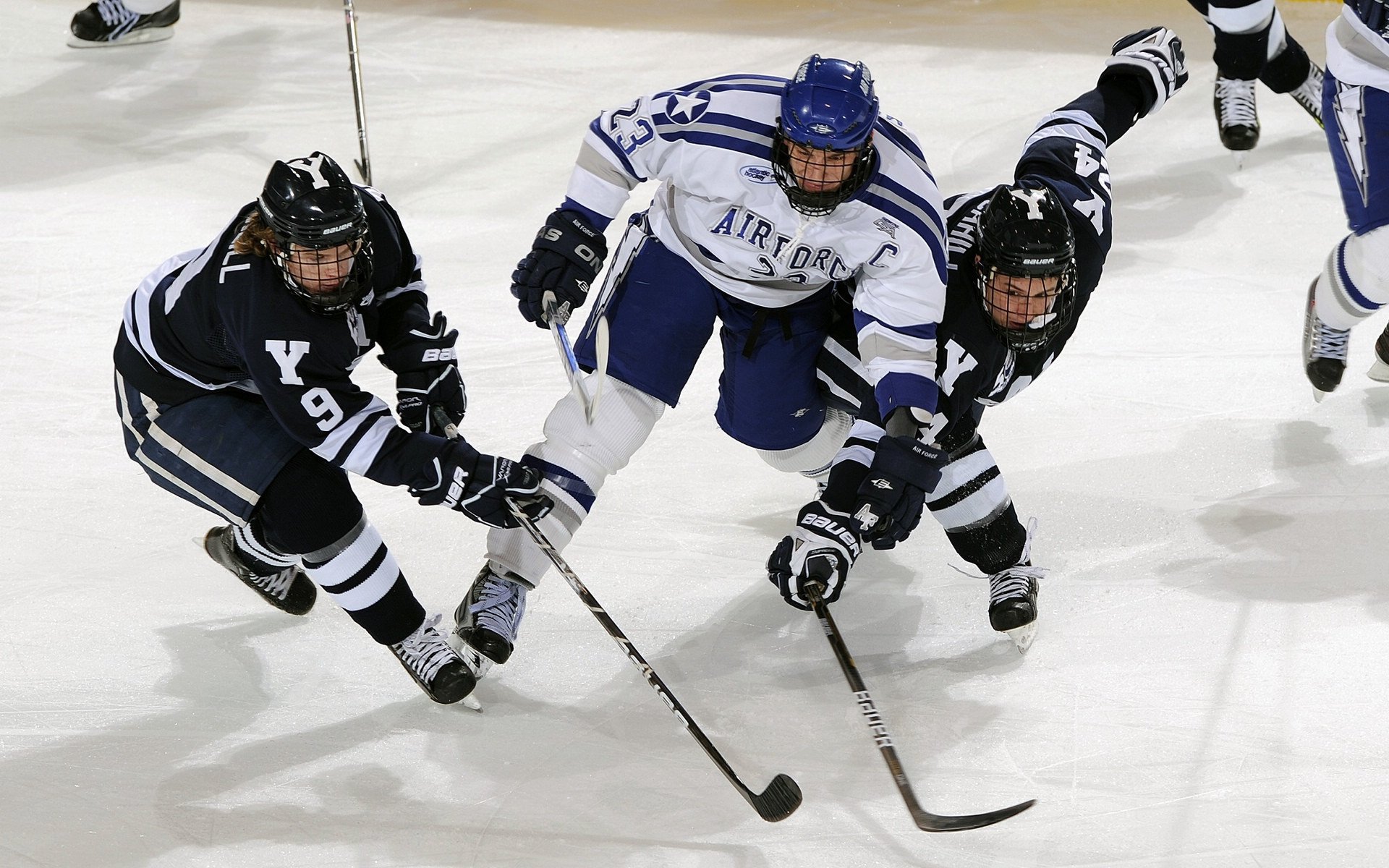 基耶萨的刀锋，当F1街道赛的夜幕成为他的画布