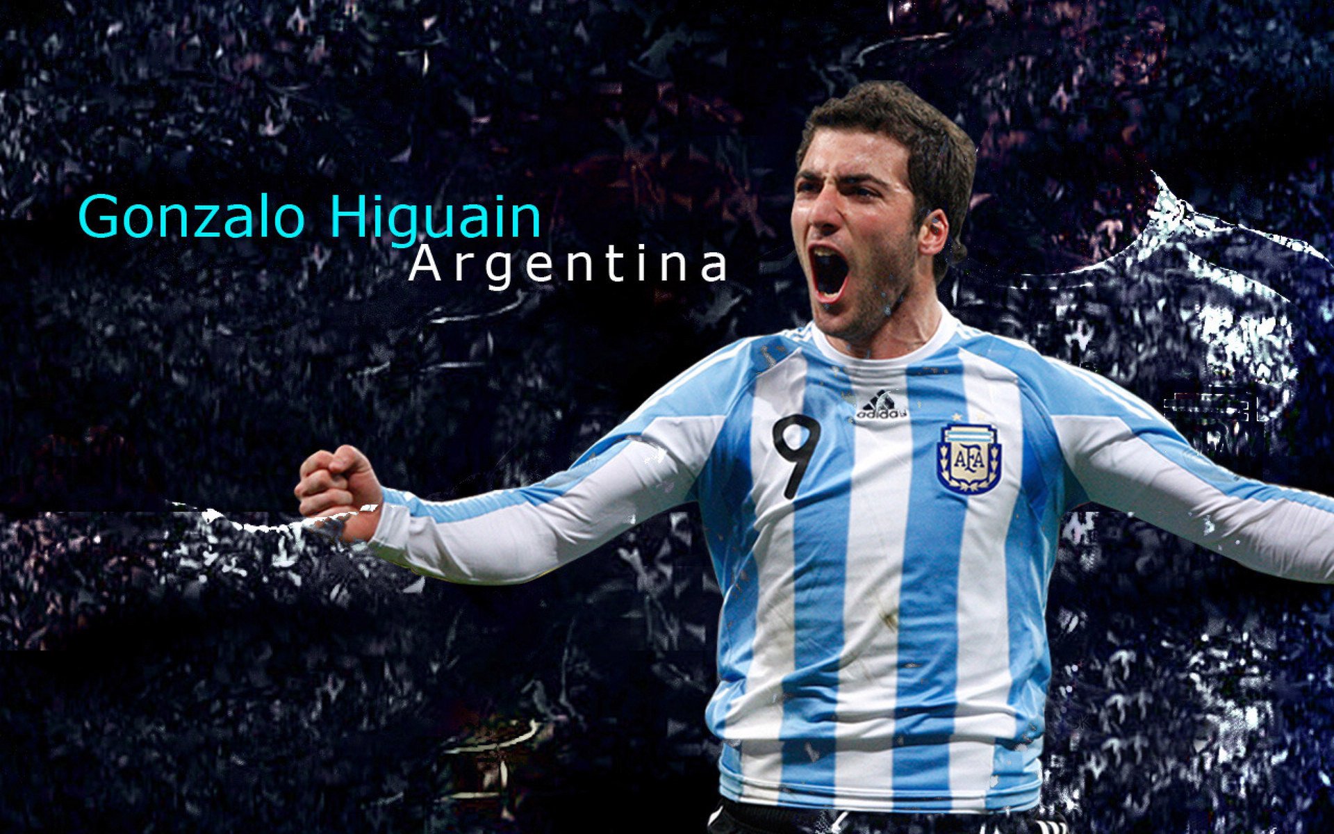 意甲焦点战之夜,阿劳霍成为全场焦点